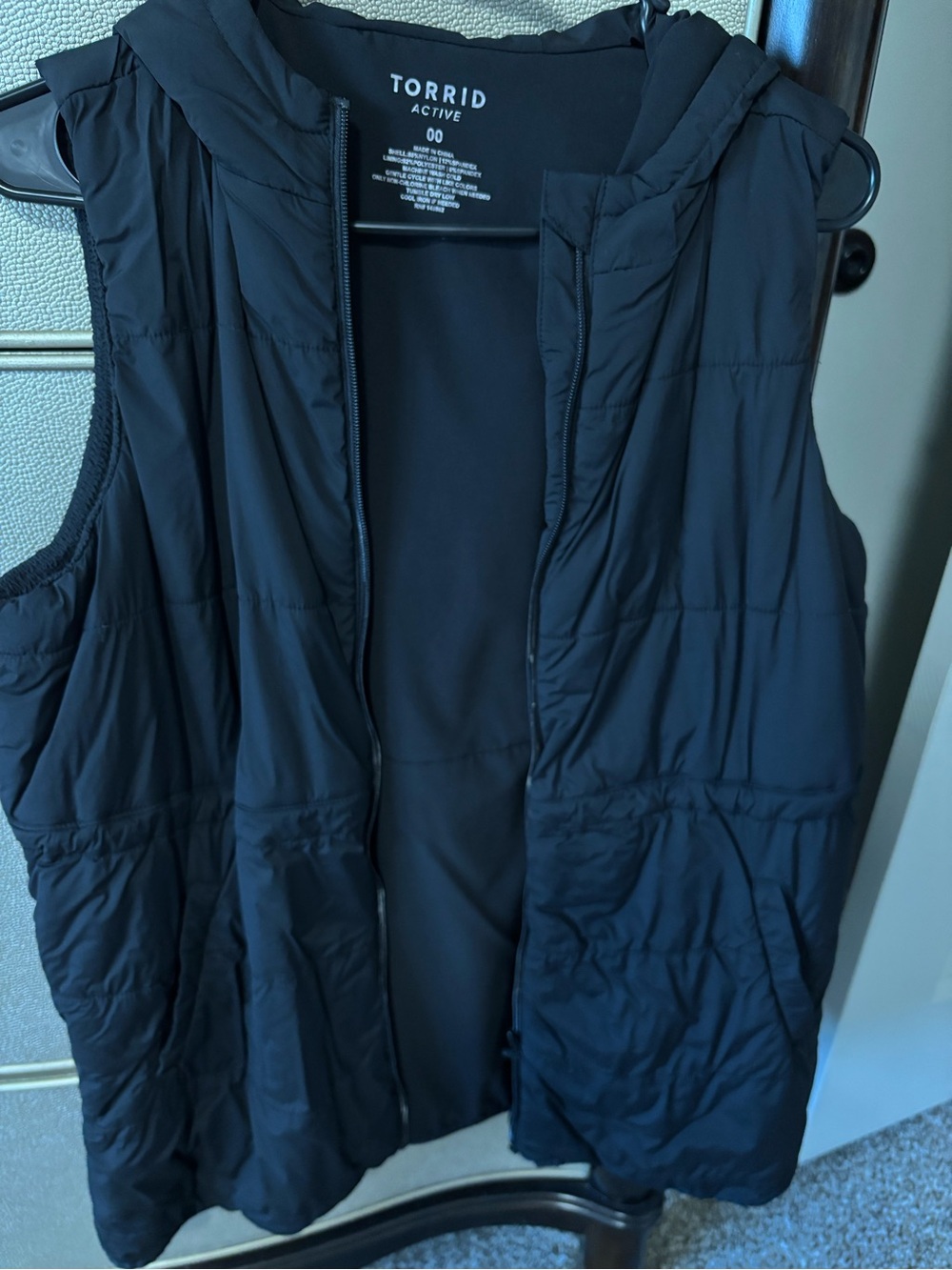 torrid Active Black Quilted Hooded Vest